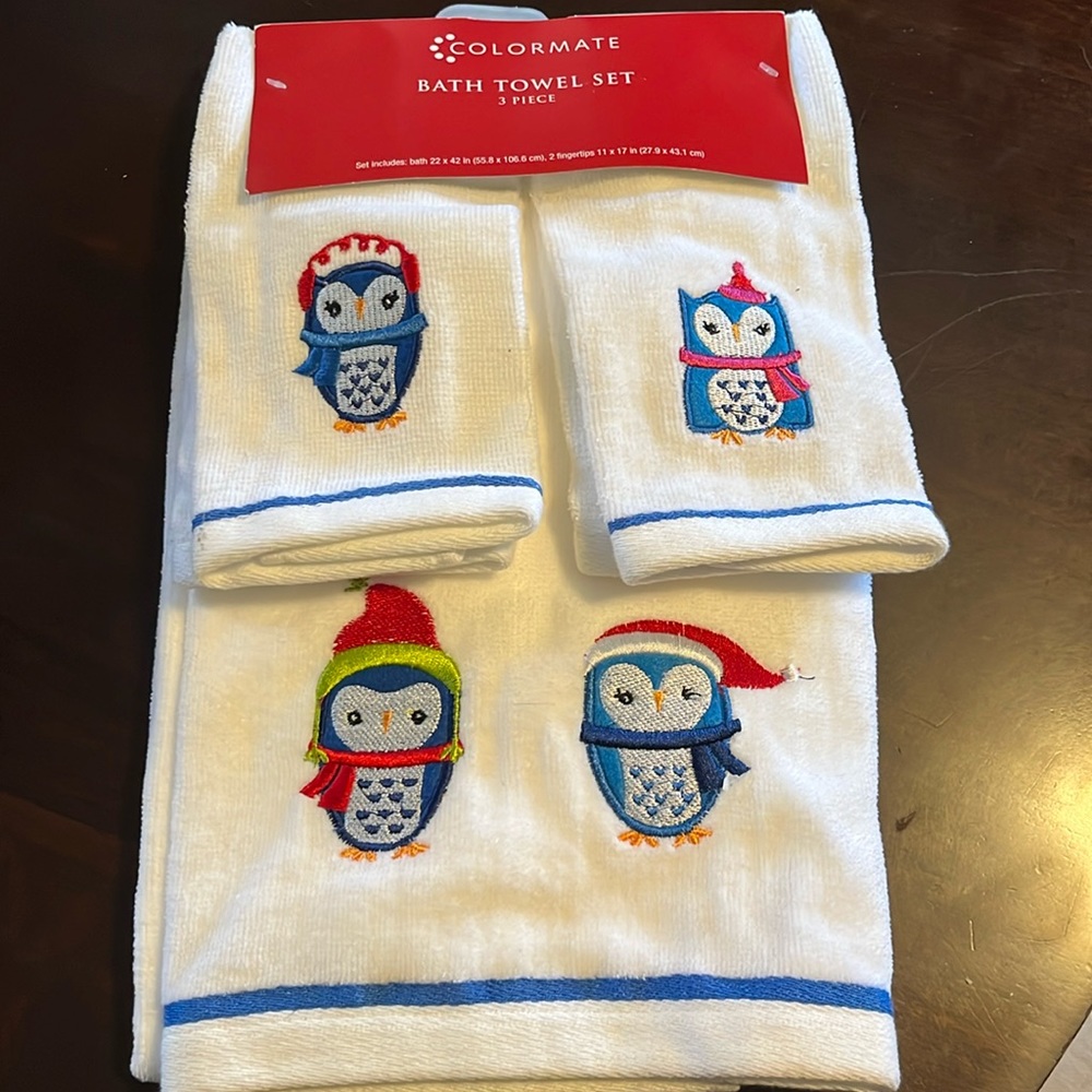 3 piece set of Sears color mate Holiday bath towels NWT